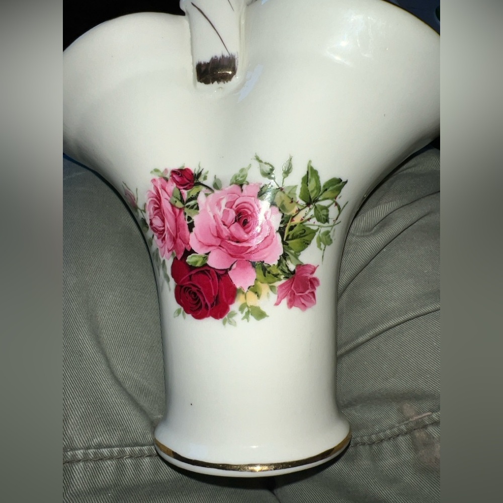 Formalities by Baum Bros Vintage Ceramic Floral Rose Basket Vase Trimmed in Gold - Picture 12 of 14